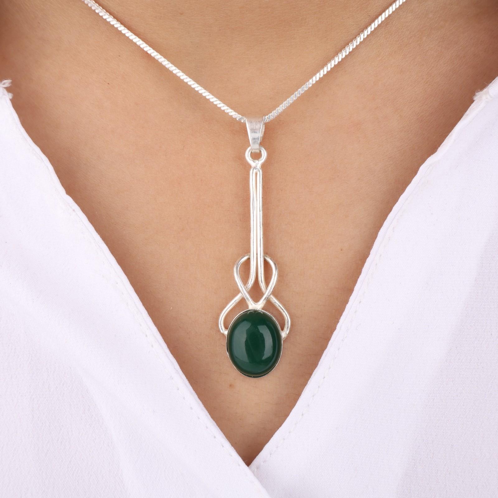 

Rare Green Onyx Cab Gemstone 925 Sterling Silver Jewelry Handmade Pendant 1.79 PP-60-37