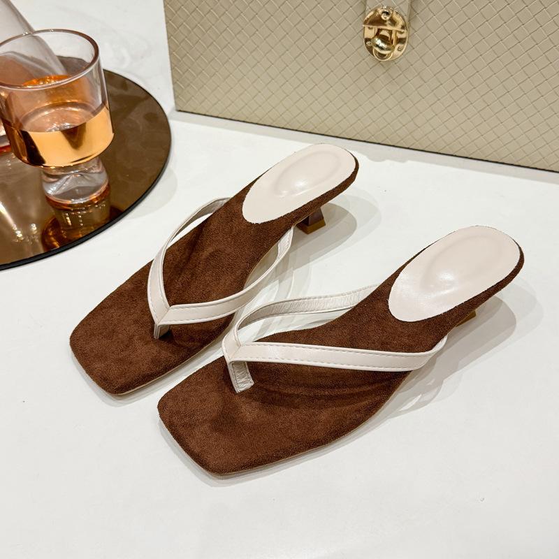 Women's shoes 2025 summer new simple color matching wedge flip-flops women's summer fashion outer wear temperament cool slippers