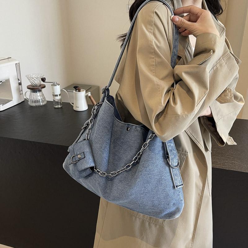 Сумка через плечо из денима — фото 4