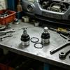 Paar Kugelgelenke für Nutzfahrzeuge zur Verwendung bei A-Arm-Reparatur, Set für obere und untere Fahrwerksgelenke, Staubmanschetten, Sicherungsklammern und Referenz 706203084