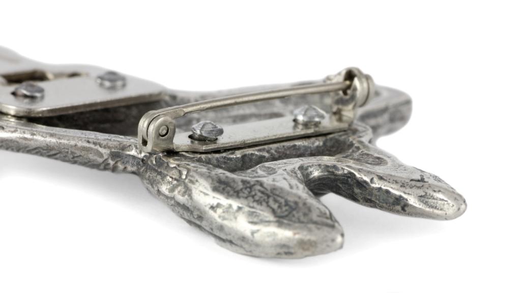 Pharaoh Hound, Kelb tal-Fenek – Brooch with a clip, holder for a start number – Design 01 | Art-Dog
