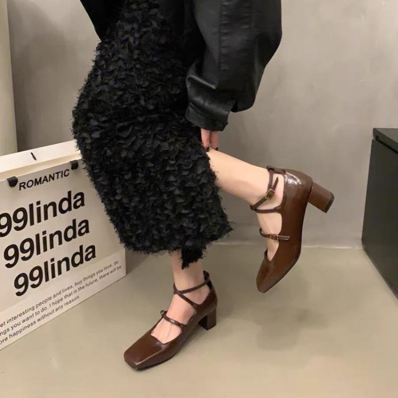 

New black winter square head evening shoes temperament high heels Mary Jane single shoes women s shoes spring and autumn thick heels 39 темно-коричневого кольору