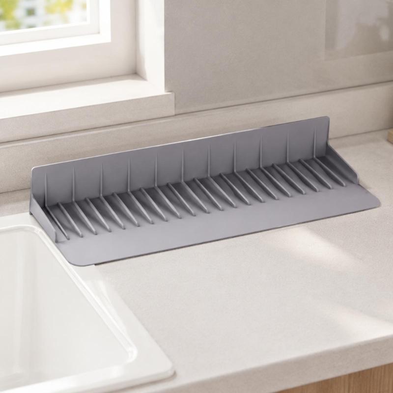 Scissor-Adjustable Sink Water Barrier for Single or Double Bowls with Ribbed Panel, Flexible Form and Return Flows Slope