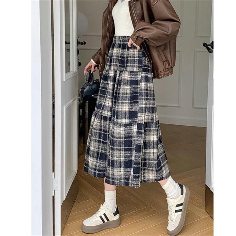 

Japanese Korean Style High-Waisted Wool Plaid Pleated Skirt for Women - Mid-Length, Autumn/Winter 2026 Large