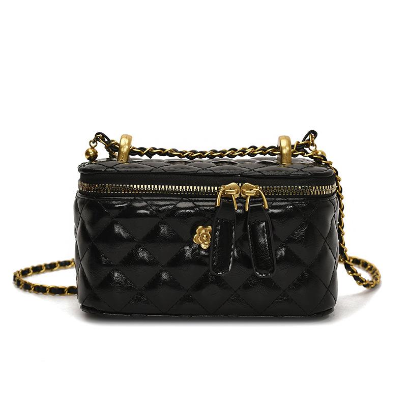 Rhombus embroidery thread bag women's 2025 new spring and summer versatile chain messenger bag fashion super fire box small square bag