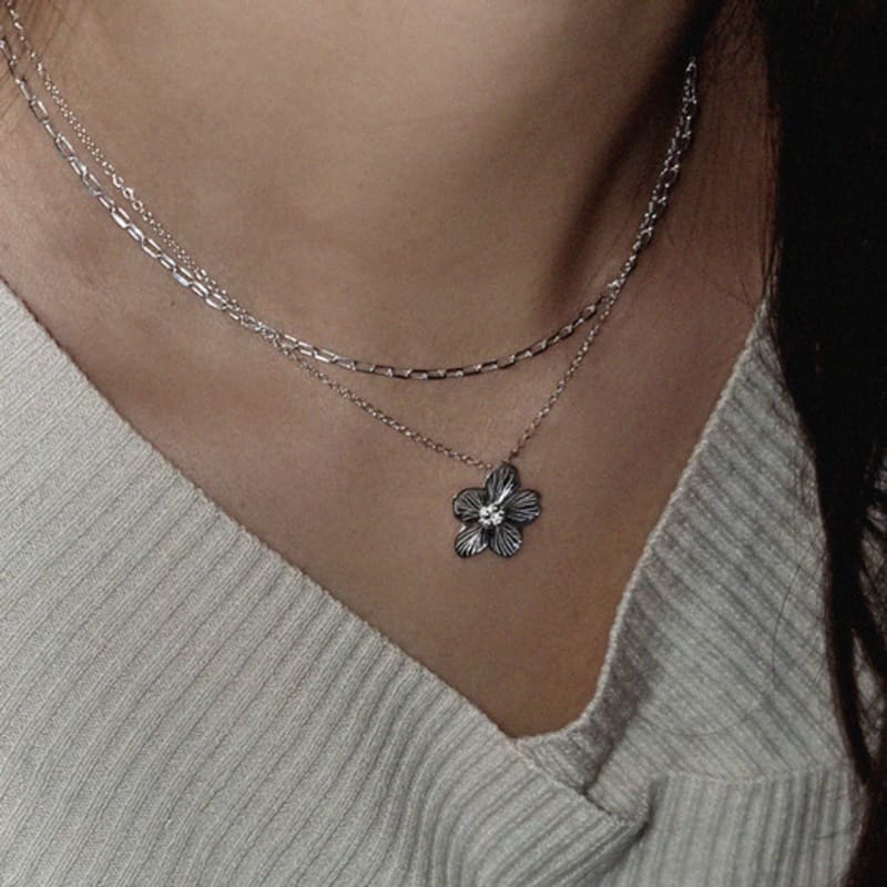 Atelier Darin Grass of Parnassus Necklace