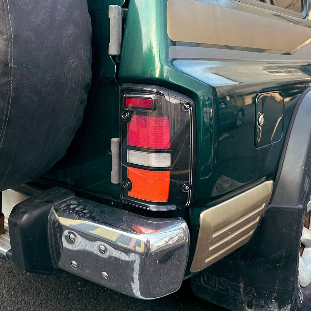 LED Tail Light Assembly with Turn Signal and Brake for 1987-1997 PATROL Y60