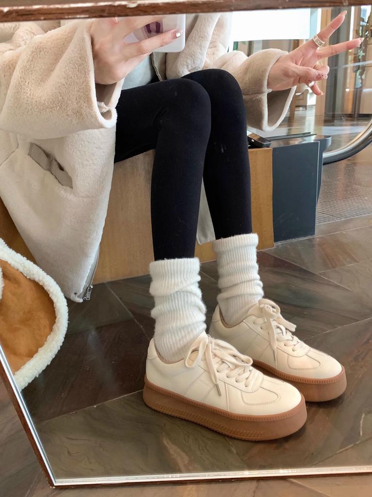 Sheepskin version~ round head thick sole contrasting color and age reduction versatile lace-up board shoes casual little white shoes