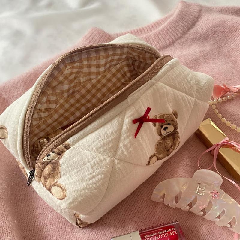 women's cosmetic bag Teddy Bear makeup bag Makeup storage bag Cartoon print makeup bag trousse fashion maquillage femme