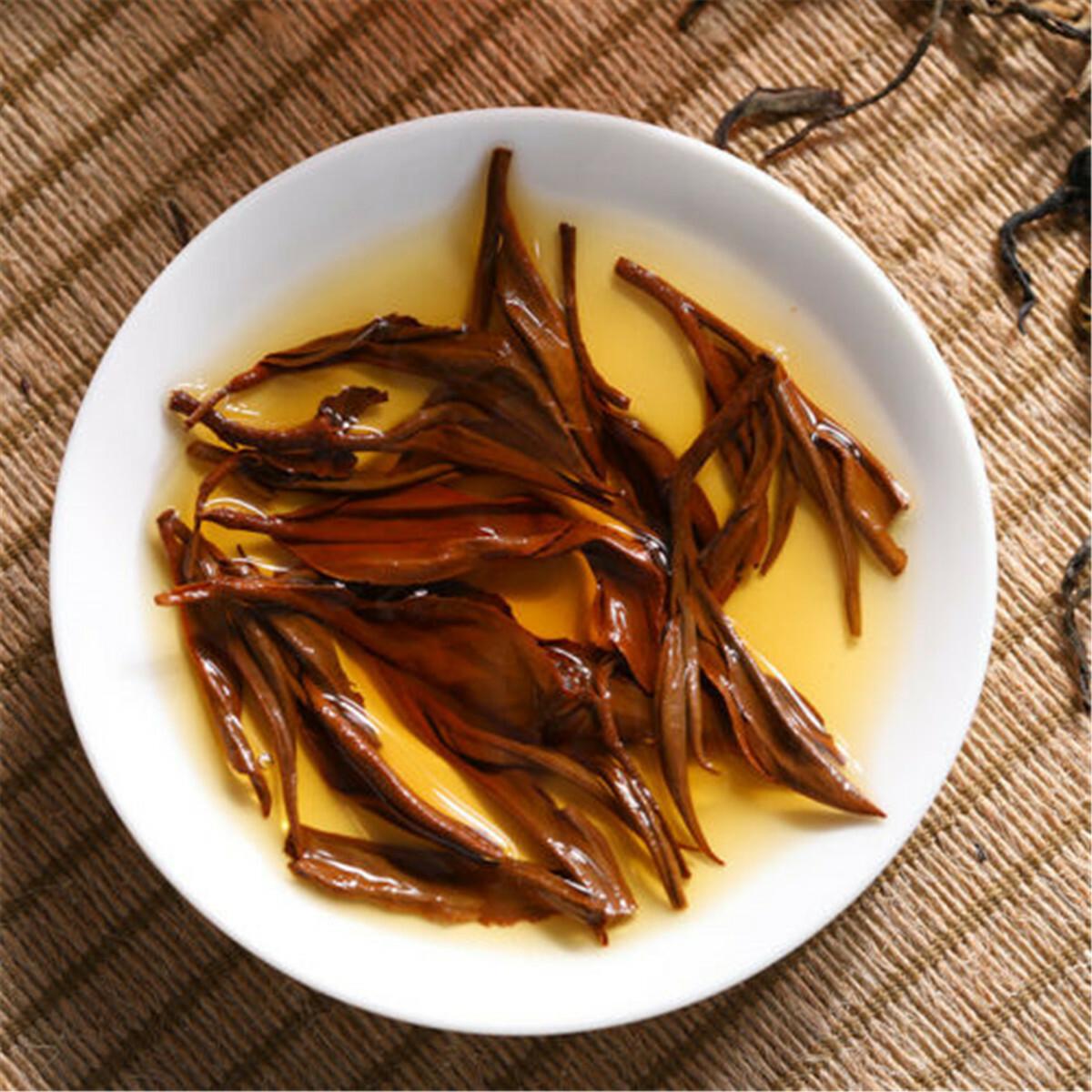 Dian Hong Black Tea Cake 200g Natural Energy Herbal Tea Fengqing Ancient Tree 01