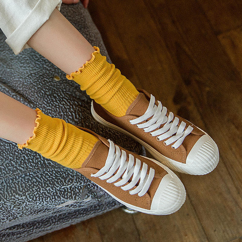 Cotton Breathable Women Socks Harajuku Retro Streetwear Solid Black White Socks Women Japanese Kawaii Cute Frily Ruffle Socks