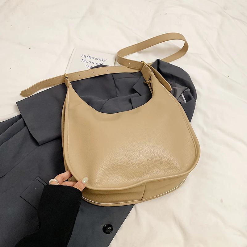 Unique large capacity shoulder bag for women  casual niche crossbody bag  manual dumpling bag