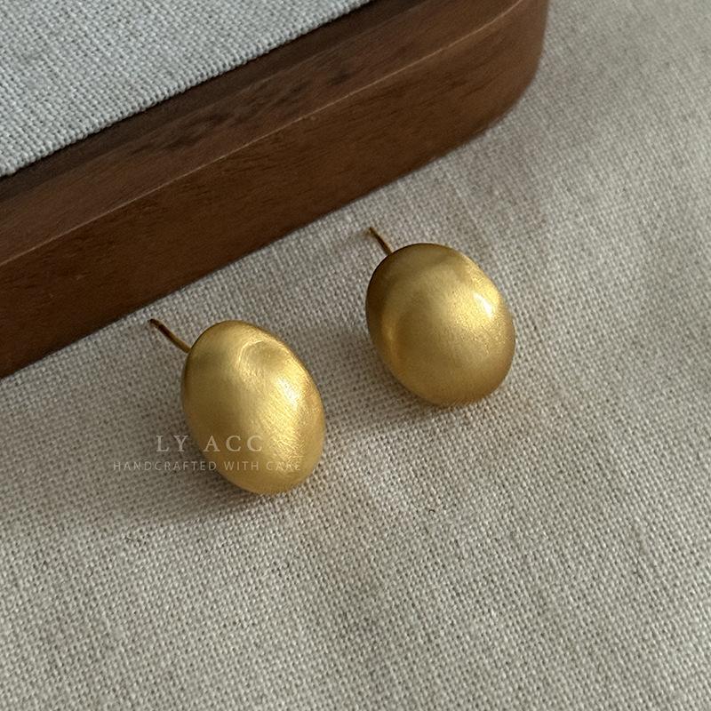 Brushed Ball Earrings Women's High-end Matte Niche Design Light Luxury Temperament Ball Ear Buckle Texture Retro Stud Earrings