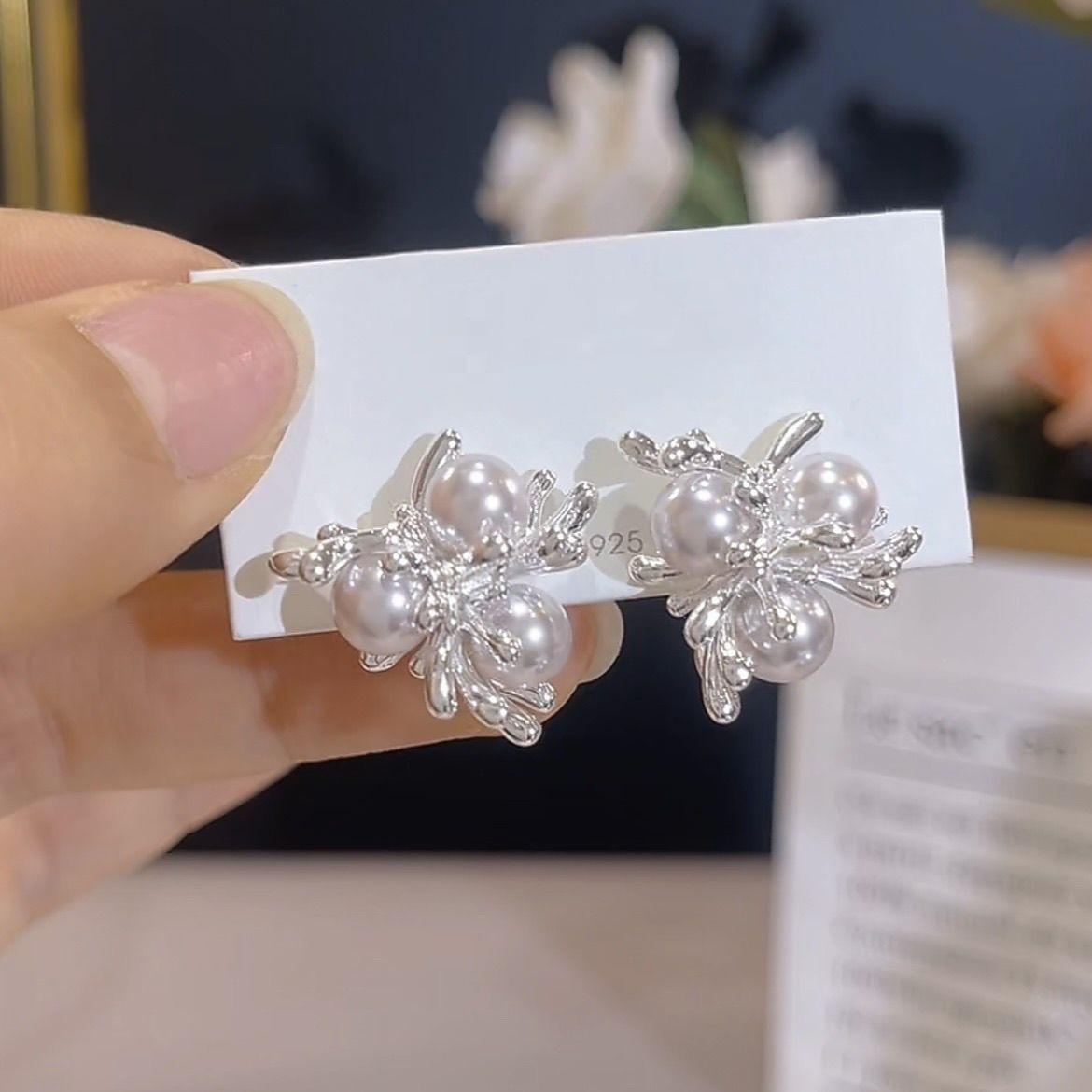 Elegant Retro Pearl Firework Earrings for Women - Unique, Gentle, Versatile Design