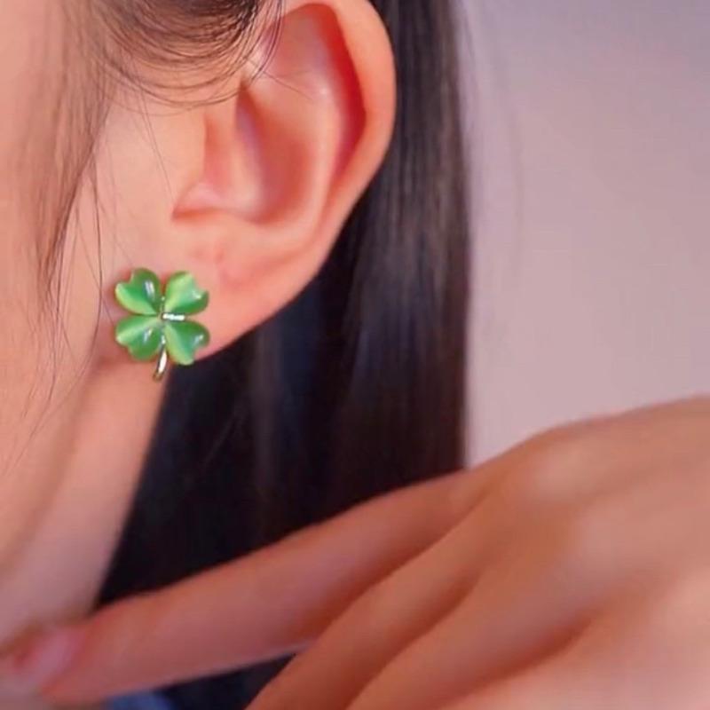 Lucky Cat's Eye Stone Four Leaf Clover Earrings for Women Green Delicate Stud Earring Elegant Jewelry Banquet Gift for Mom