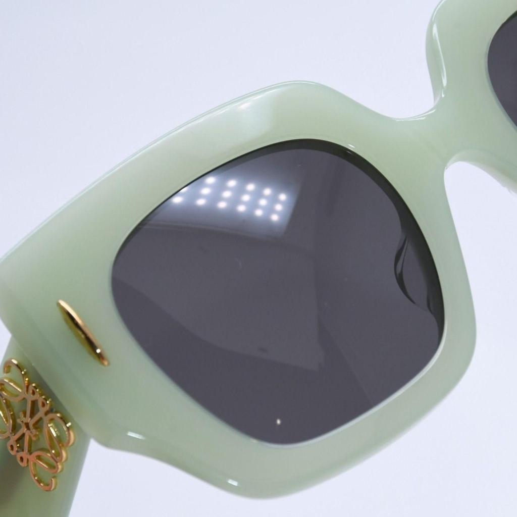 Used Very good condition LOEWE Sunglasses Eyewear LW40129U 95A Size 5022 140 Anagram Logo Pastel Green Used 4a003236