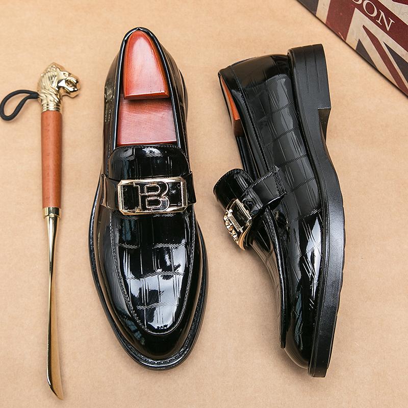 New Pointed Toe Metal Decoration Slip On Loafers Shoes for Mens Formal Wedding Prom Dress Homecoming Sapatos Tenis Masculino