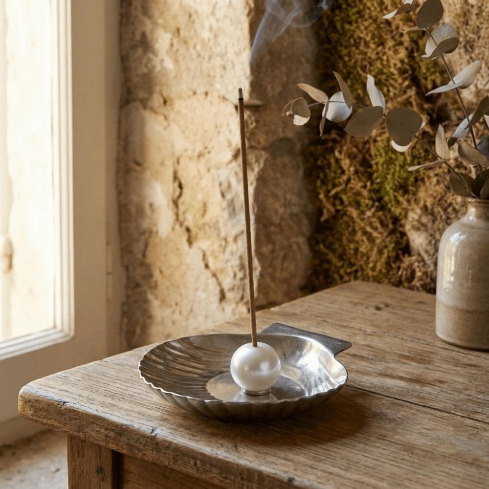 Minimalist Seashell-Shaped Incense Holder Stainless Steel Metal Pearl Incense Rack Home Decor