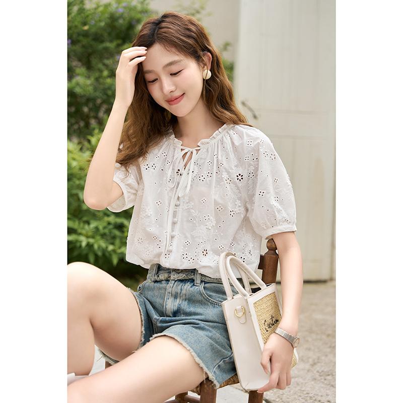 Mishow Dámská halenka 2023 Nová móda Elegantní Výšivka na dojíždění Sladké volánky Šněrovací Dámské pulovry MXC34C0019