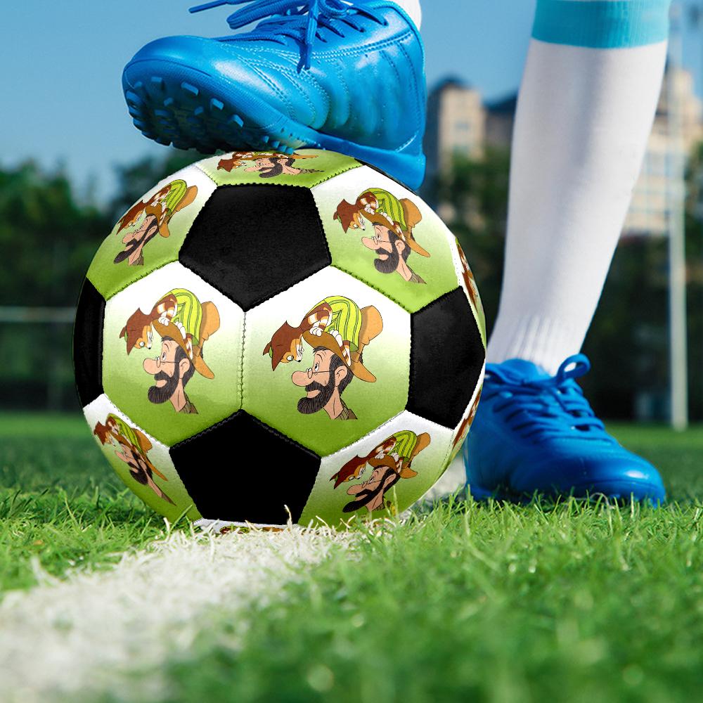 Pettson and Findus Theme Size 5 Soccer Ball, Suitable for Both Indoor and Outdoor Matches, a Gift Suitable for Everyone.