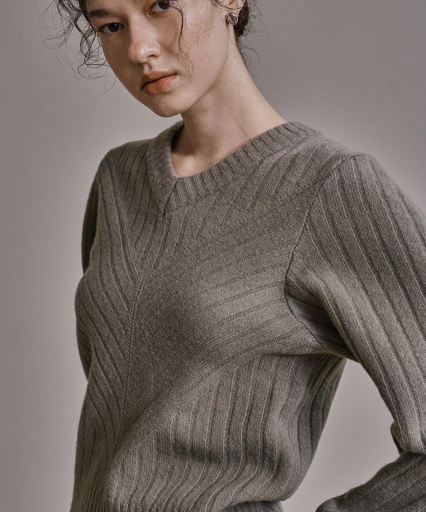 Kkeulle Ribbed V-Neck Knit Top_Light Green