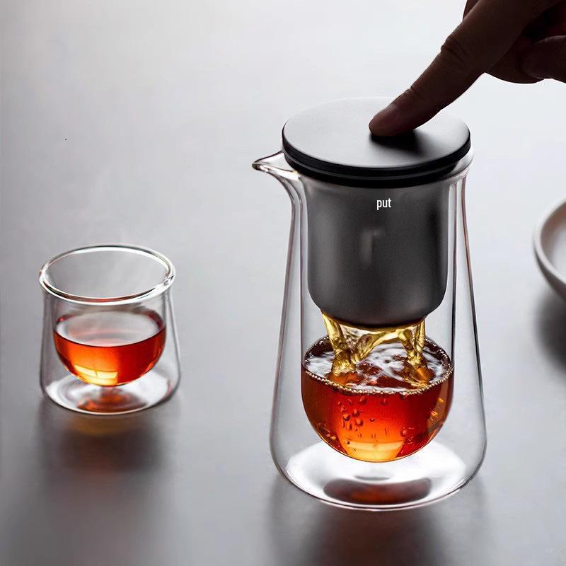 Magnetic Floating Cup with One-Button Tea Water Separator – Press-Type Lazy Person Tea Infuser
