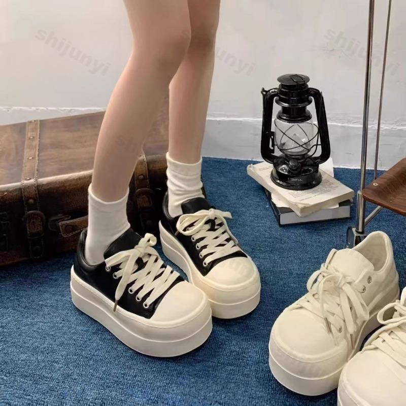 Fashion Platform White Shoes Women 2025 Autumn New Fashion Lace Up Height Increase Casual Shoes Comfortable Outdoor Non Slip Board Shoes