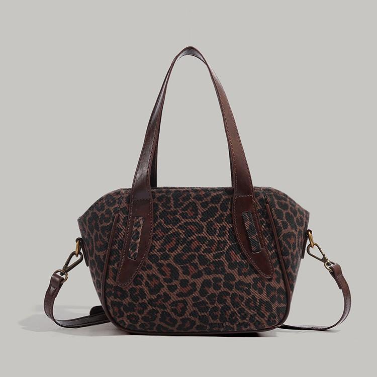 

Bag Women s Retro Leopard Print Handbag Women s 2025 Autumn and Winter Fashion Versatile Vegetable Basket Bag Commuter Shoulder Messenger Bag леопард друку кольору