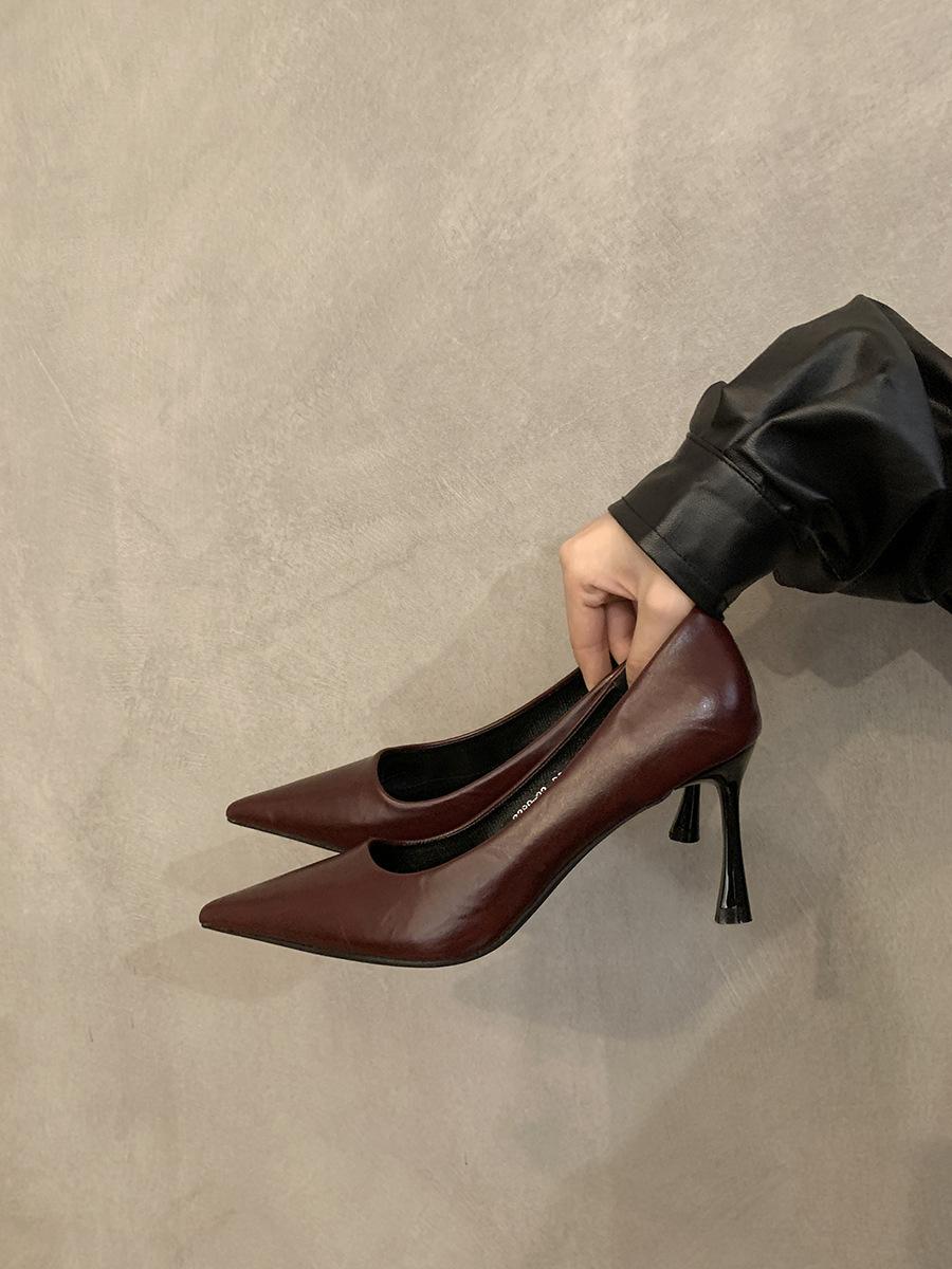 

Туфли на высоком каблуке, женские туфли французского темперамента, светская львица, весна 2025, черные, простые, с заостренным носком, на шпильке 39