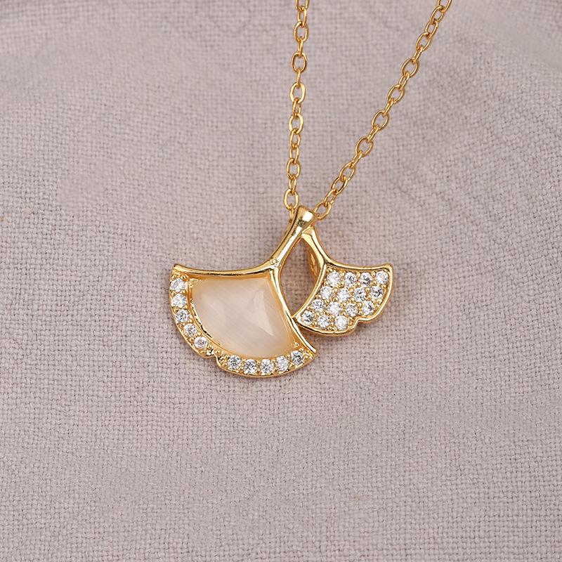 Titanium Steel Non-fading Necklace - European & American Style, Light Luxury, Versatile Korean Fashion, Perfect for Women and Girlfriend Gifts.