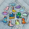 Süße Cartoon-Dinosaurier-Anstecknadeln Jurassische Tiere Tyrannosaurus Rex Emaille-Pins für Kinder Freunde Abzeichen Tasche Revers-Anstecker Schmuck Geschenke