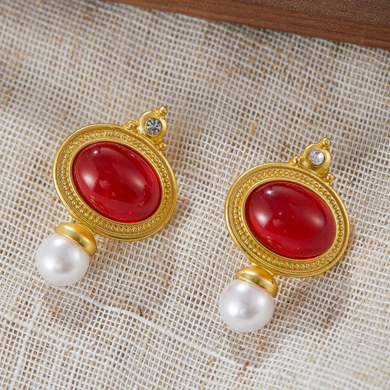 Retro Light Luxury Red Elegant Fashionable Zircon Earrings for Women Geometric Patterns Sweet Temperament Versatile Party Gift