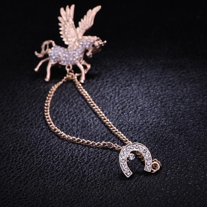 Alloy Wing Horse Chain Brooch Zodiac Pony Pins Women Men Clothing Accessory Suit Lapel Corsage  Year Gift
