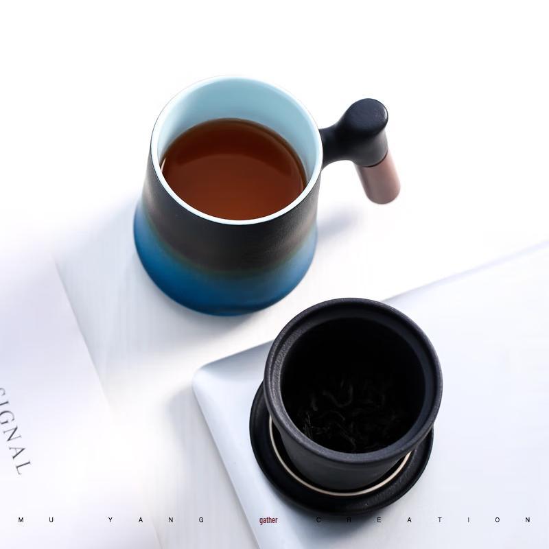 Gradient Yellow Ceramic Tea Infuser Cup with Wooden Handle