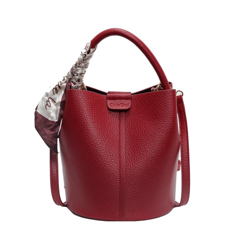 Autumn And Winter High-Grade Retro Fashion New Portable Bucket Bag With Texture Commuter Single Shoulder Crossbody Bag