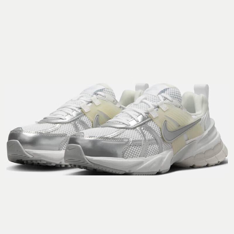 Nike Women's V2K RUN Casual Shoes