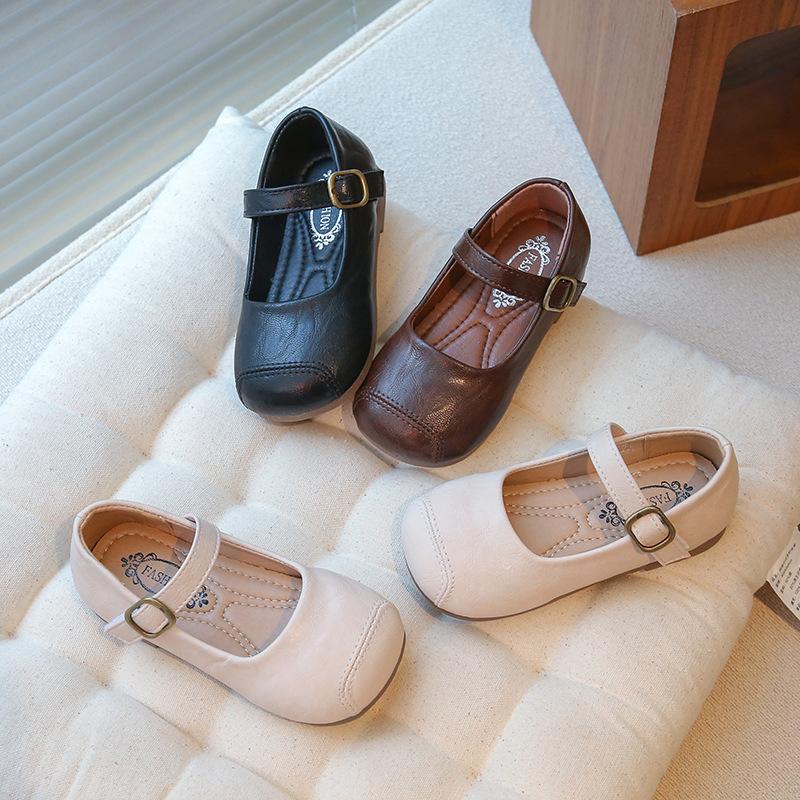 Flickskor i läder 2025 vår och höst nya flickors utländska prinsesskor flickors baby mjukbottnade mössskor Mary Jane enkla skor