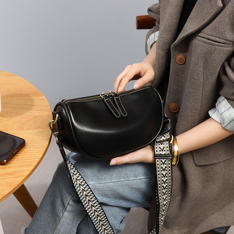 Bag Women's New Women's Bag Crossbody Bag Leather Small Bag Premium Versatile Shoulder Underarm Bag