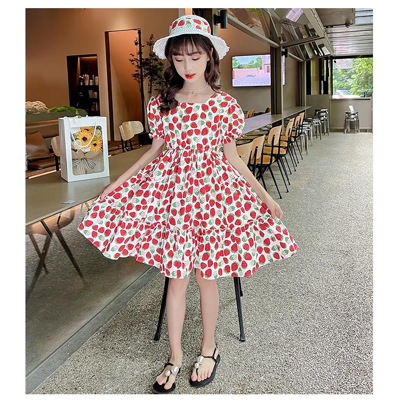 Strandkleid im Western-Stil mit Blumenmuster für Mädchen – Sommer-Erdbeerprinzessin-Design