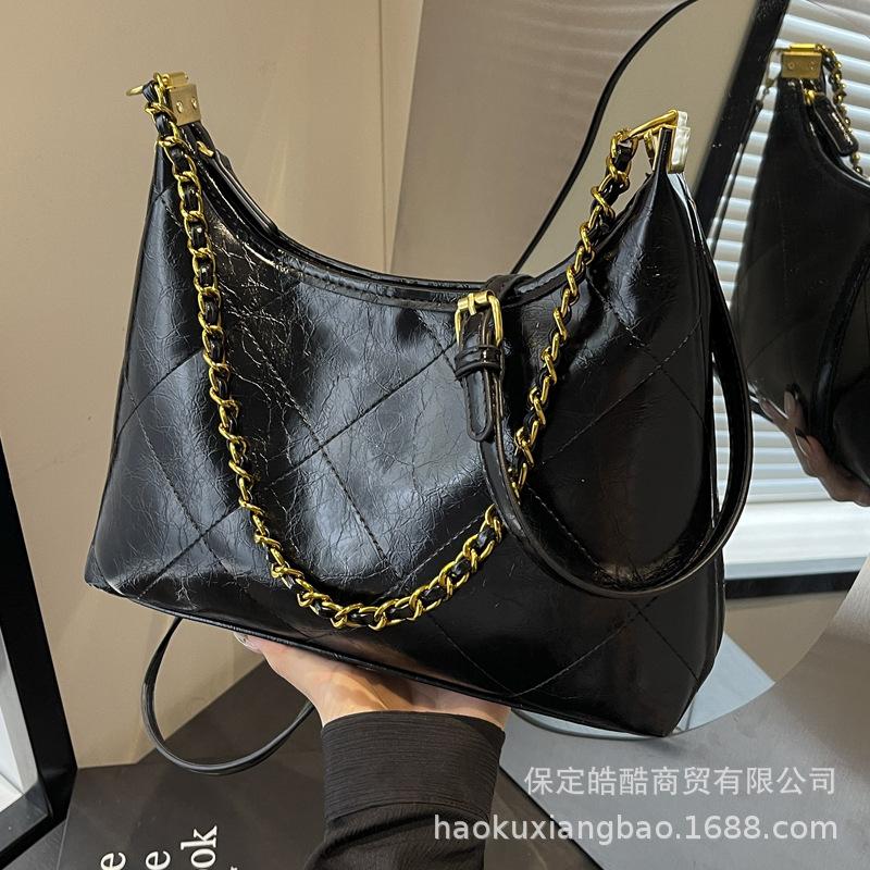 Niche design textured commuter handbag 2025 autumn and winter new retro diamond chain messenger tote bag