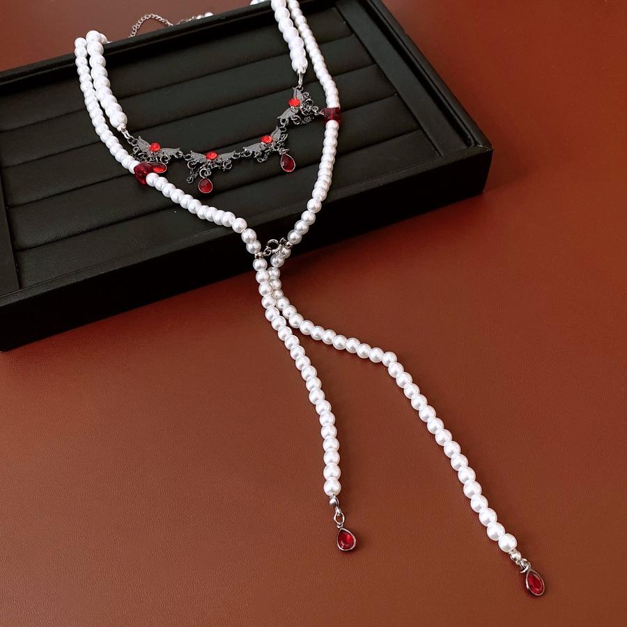 

Medieval Vintage Pearl Water Drop Pendant Necklace Design Sense Niche Sweater Chain Simple Versatile Necklace Women