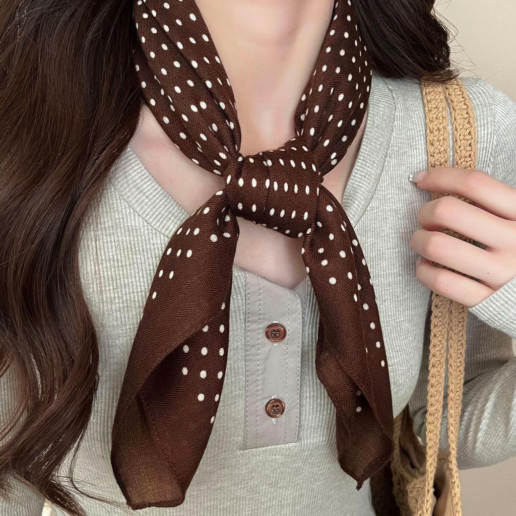 2025 Retro Chic Women's Square Scarf: Autumn/Winter Neck Gaiter & Versatile Waist Accessory