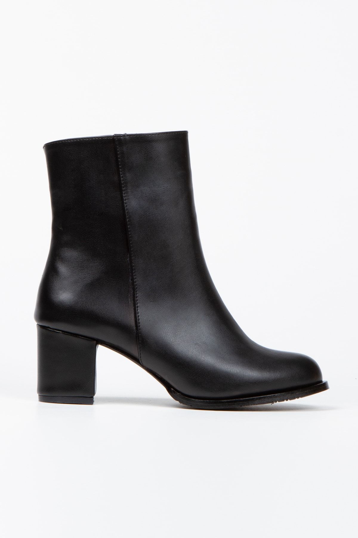 

Women Modern Stylish Fashion Feli Black Imported Leather Thick Heel Boots 35