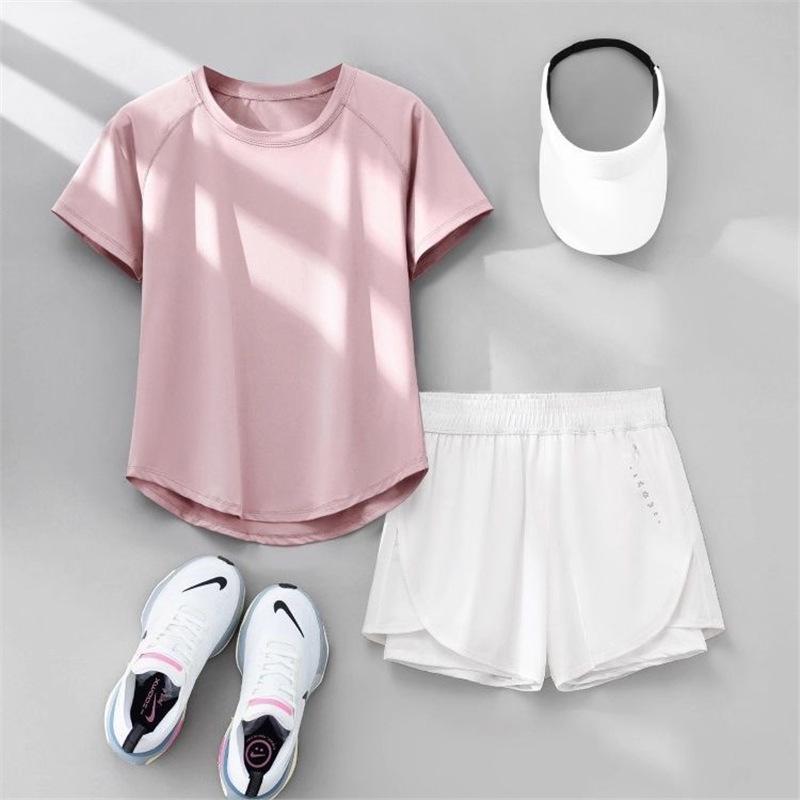 2026 Summer Women's Quick-Dry Sports Set: Loose Fit Yoga & Running Wear with Sweat-Absorbing Short-Sleeve Top