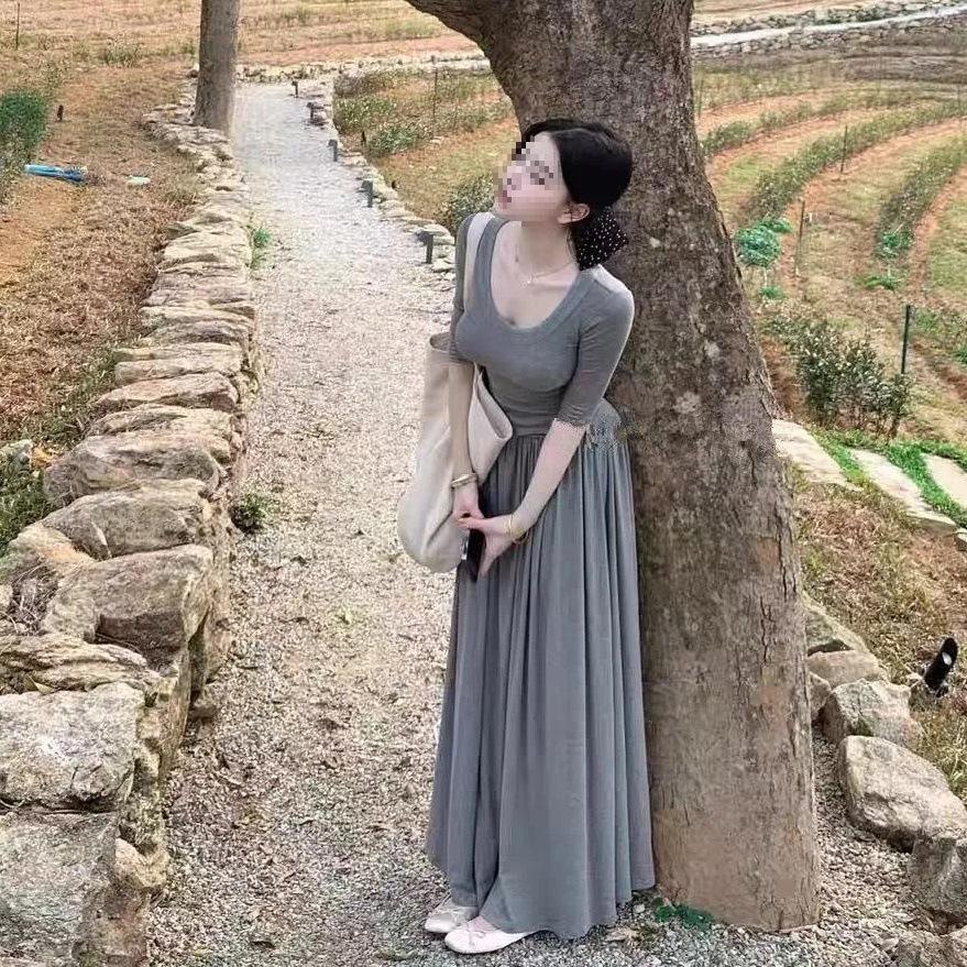 Elegant Ballet-Inspired Grey Short-Sleeved Dress for Women - Summer 2026 High-End, Waist-Cinched, Beautifully Pleated Long Dress
