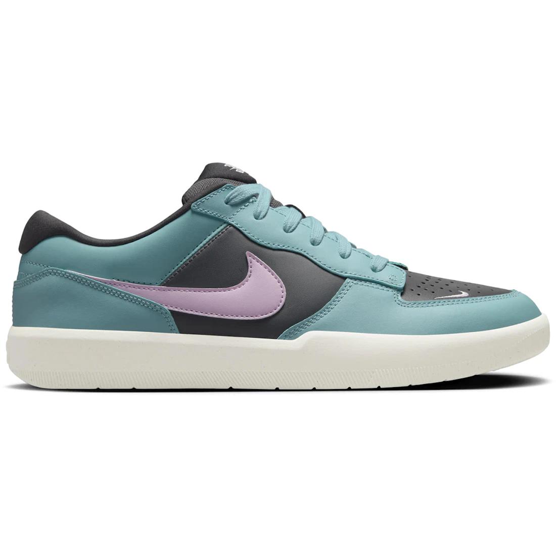 

Sneaker Nike SB Force 58 Premium Denim Turquoise Dark Smoke Grey Red Sepia Pink Foam(DV5476-400) 37.5