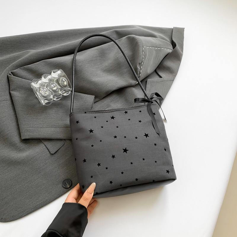 Trendy Large Capacity Bucket Bag With Bowknot And Polka Dot Print For Fashionable Commuters