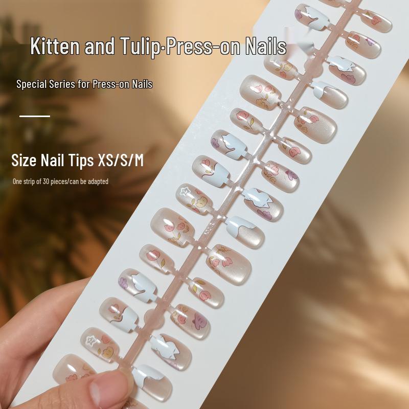 

Douyin Tulip Cat Eye Nail Kit: Fresh, Hand-Painted, Wearable Nail Tips