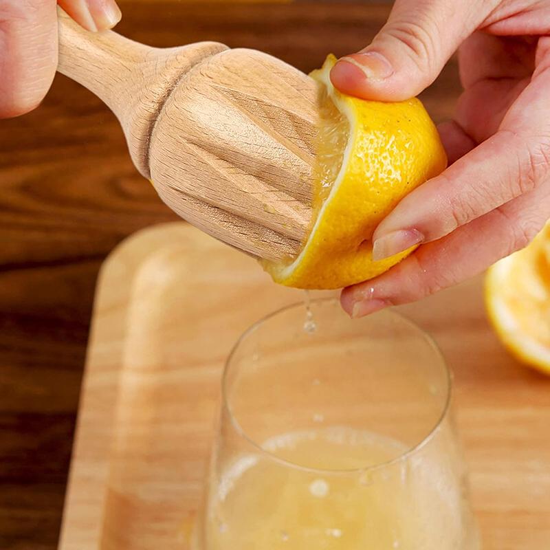 Wooden Citrus Reamer Manual Lemon Squeezer Orange Lemon Hand Juicer Mini Fruit Juicer Portable Lemon Squeezer Kitchen Gadget