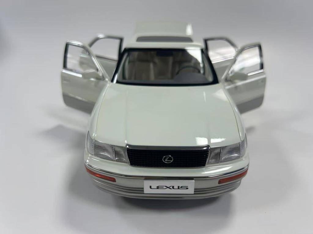 FREESTYLE XiaoGuang MODEL Scale Lexus LS400 1993 White Finished Product 8230811W 1/18